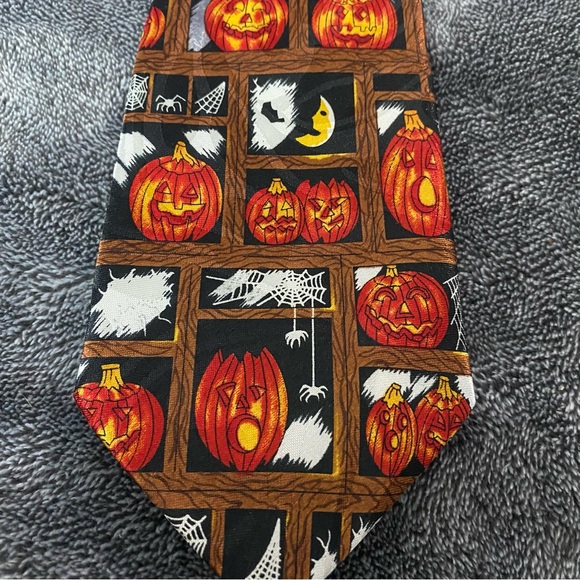 Halloween Pumpkin Necktie - Picture 2 of 4